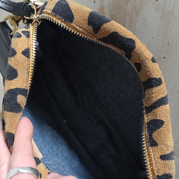 Clare V Midi Sac In Leopard Suede With Crossbody Strap - Picture 11 of 13
